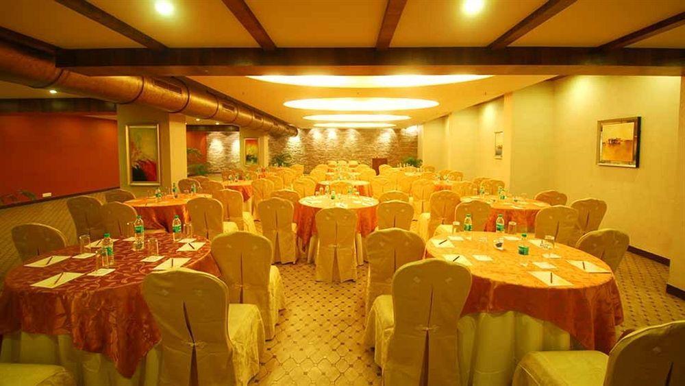 Sai Palace Hotel Bombaj Zewnętrze zdjęcie